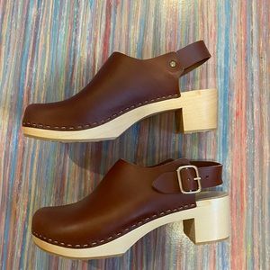 Bryr block heel Daphne clogs, size 38 in Sienna